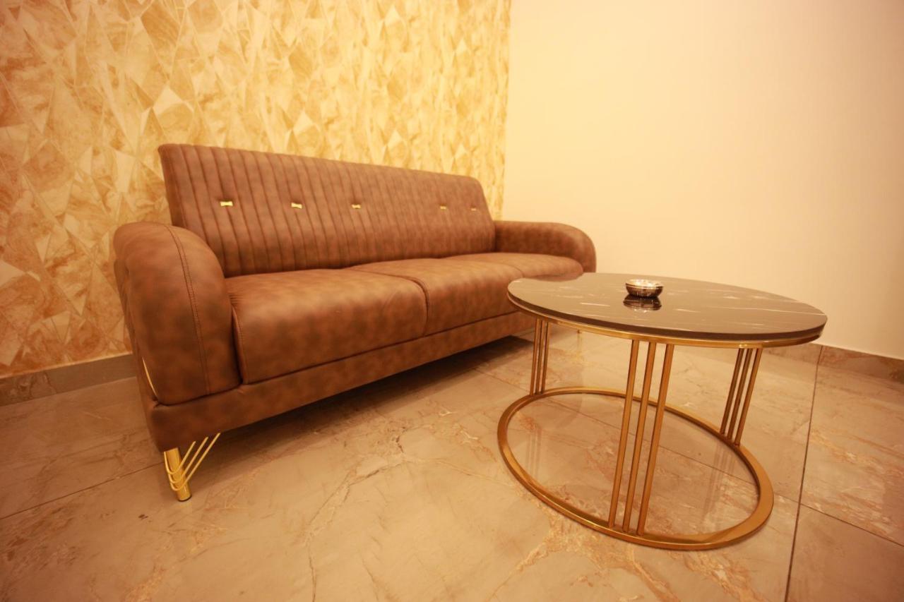 פלקאד Bliss Regency Business Hotel מראה חיצוני תמונה