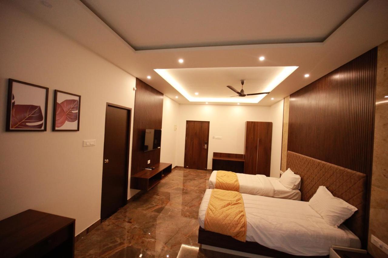 פלקאד Bliss Regency Business Hotel מראה חיצוני תמונה