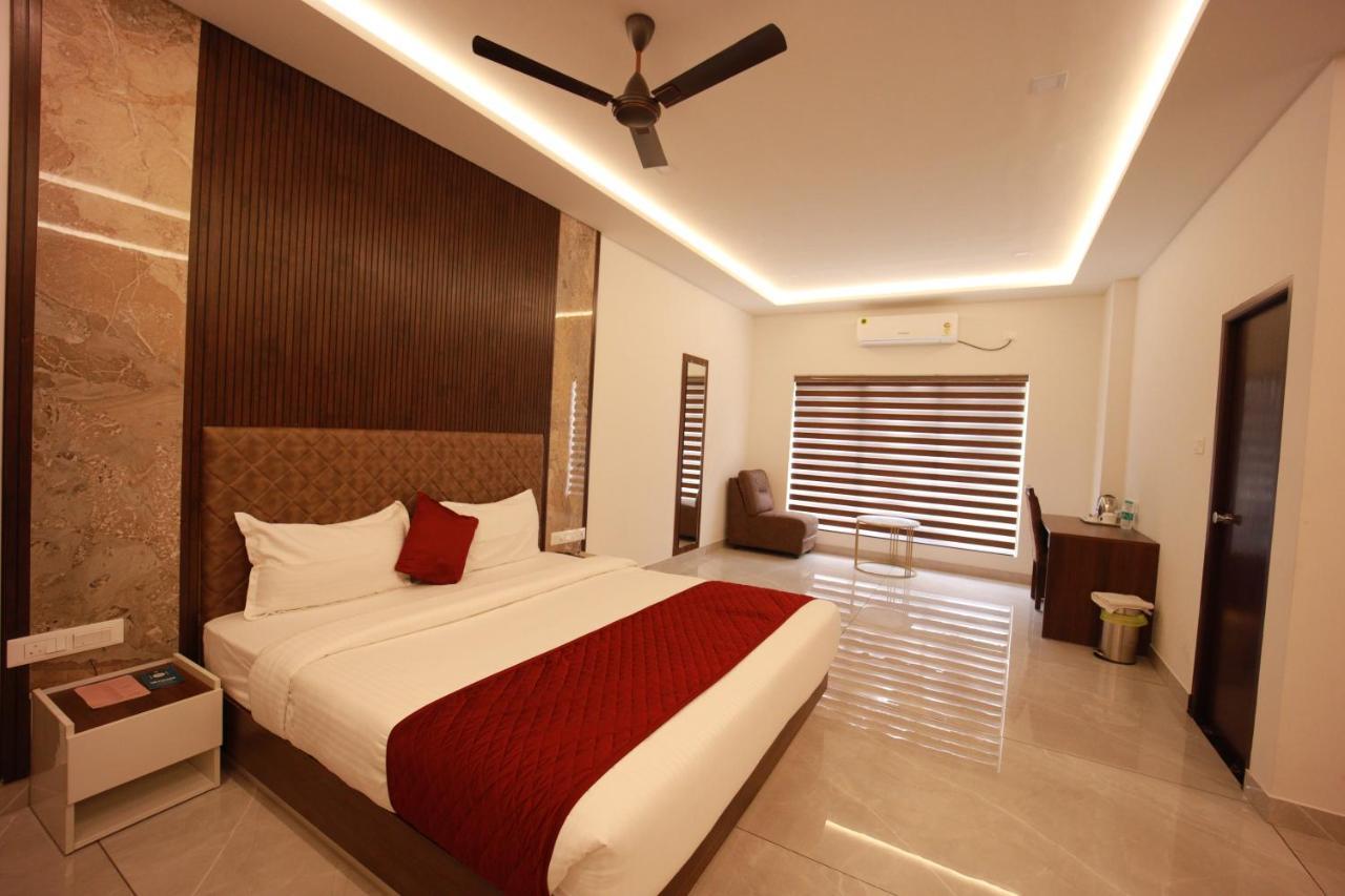 פלקאד Bliss Regency Business Hotel מראה חיצוני תמונה