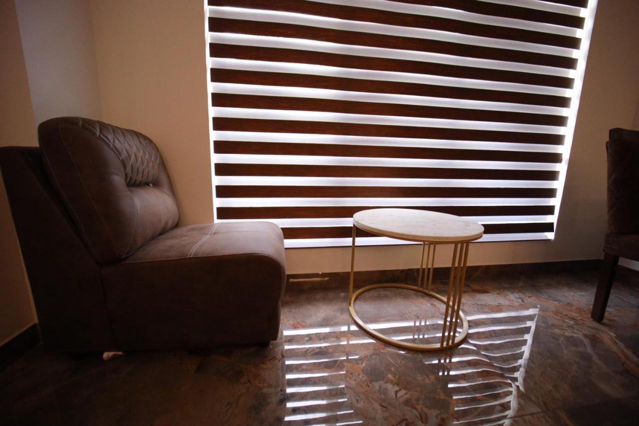 פלקאד Bliss Regency Business Hotel מראה חיצוני תמונה