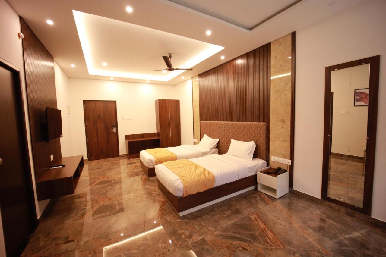 פלקאד Bliss Regency Business Hotel מראה חיצוני תמונה
